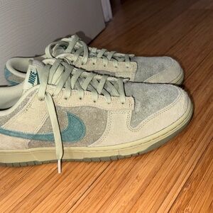Nike womens dunk low size W14/M12.5